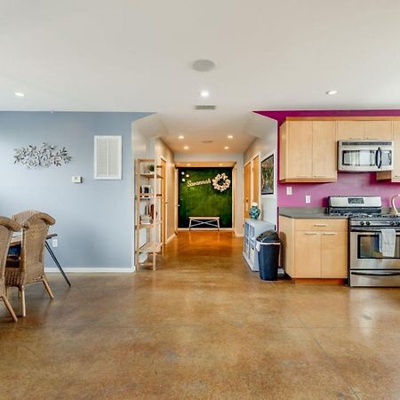 Walk Score 90!!-Historic Downtown District-2 Blocks To Famous Forsyth Park- Huge Private Patio-Private Parking Savannah Luaran gambar
