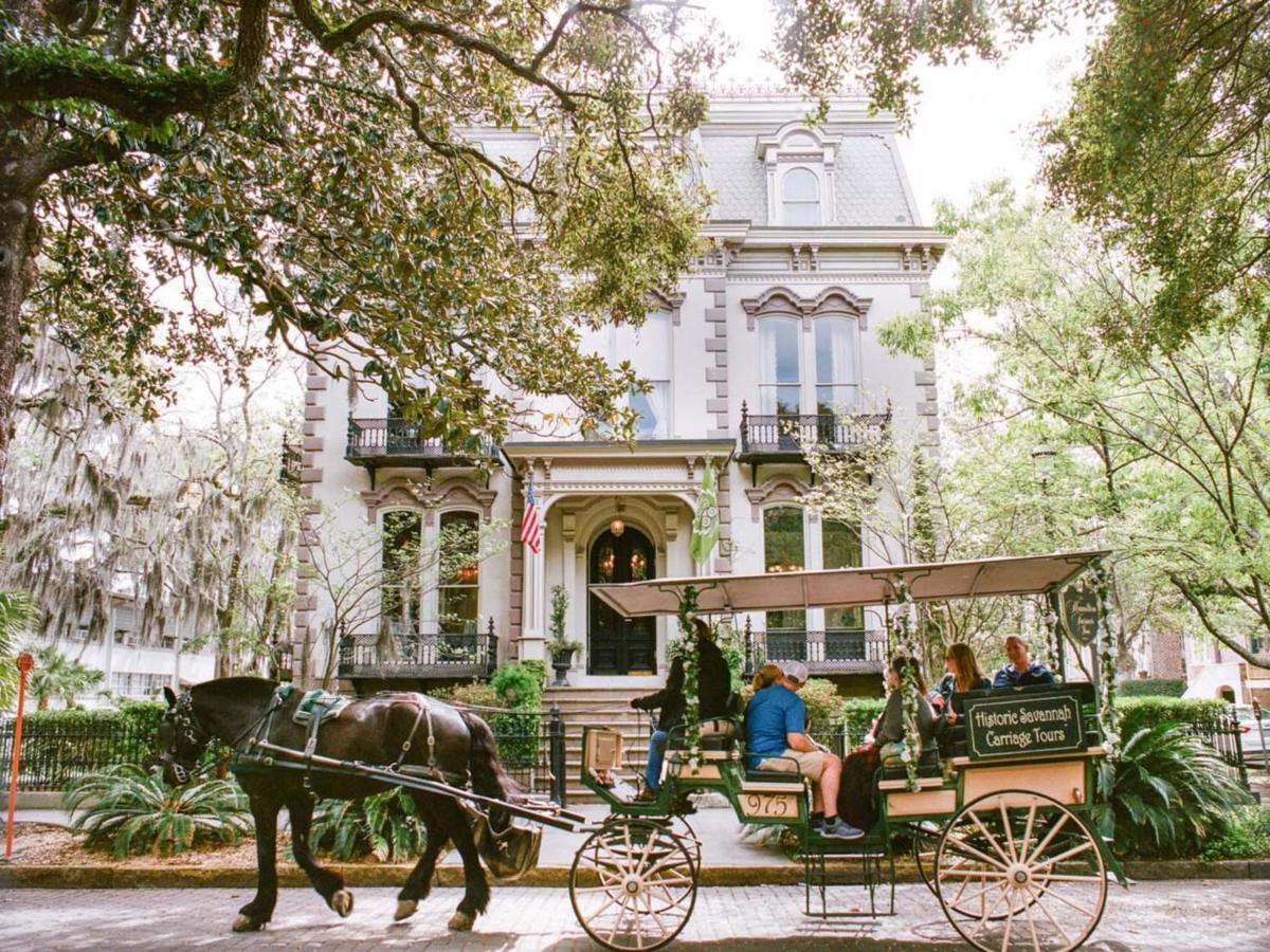 Walk Score 90!!-Historic Downtown District-2 Blocks To Famous Forsyth Park- Huge Private Patio-Private Parking Savannah Luaran gambar