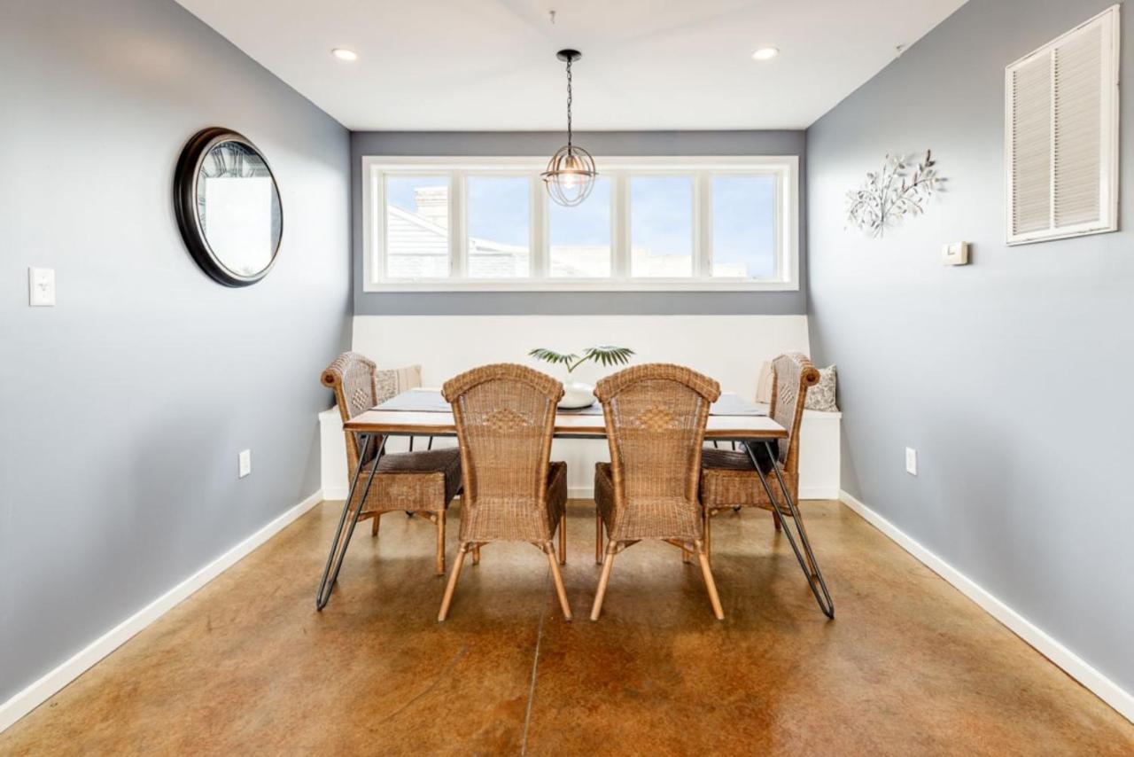 Walk Score 90!!-Historic Downtown District-2 Blocks To Famous Forsyth Park- Huge Private Patio-Private Parking Savannah Luaran gambar