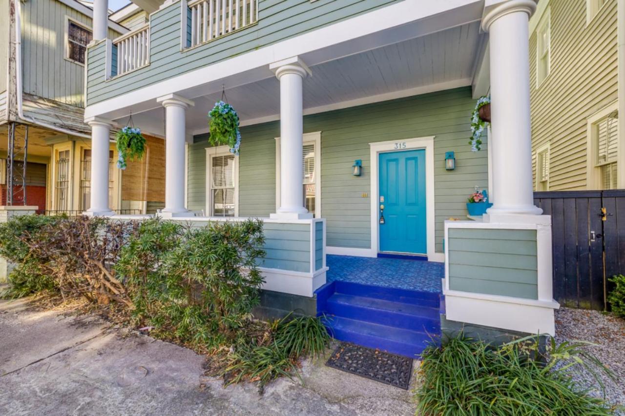 Walk Score 90!!-Historic Downtown District-2 Blocks To Famous Forsyth Park- Huge Private Patio-Private Parking Savannah Luaran gambar
