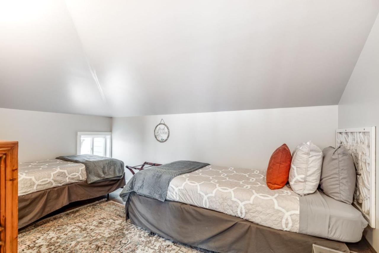Walk Score 90!!-Historic Downtown District-2 Blocks To Famous Forsyth Park- Huge Private Patio-Private Parking Savannah Luaran gambar